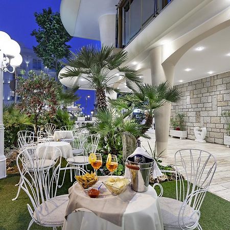 Ariminum Hotel Rimini Buitenkant foto